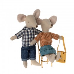 Egér apa kockás ingben