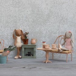 Ovális asztal egereknekek