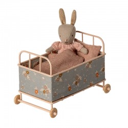 Kiságy ágyneművel, micro