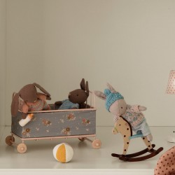 Kiságy ágyneművel, micro