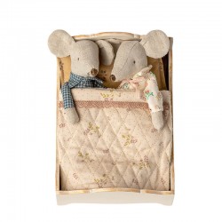 Fa ágy fehér egereknek